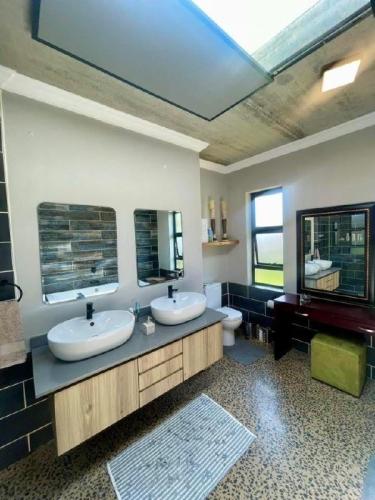 photo_6208366886001512353_x