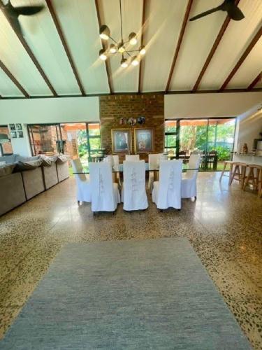 photo_6208366886001512367_x