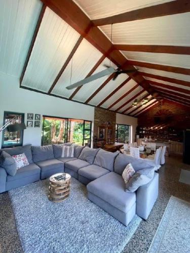 photo_6208366886001512370_x