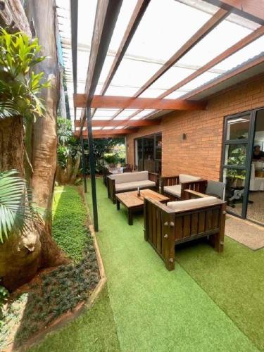 photo_6208366886001512375_x